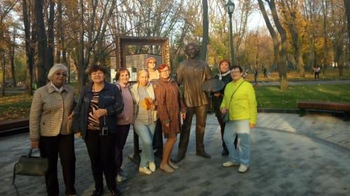 Найстарші любителі походів та екскурсій побували на екскурсії «В бронзі й камені».