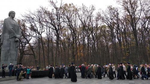 У Харкові відзначається 75-а річниця визволення України від нацистських загарбників.